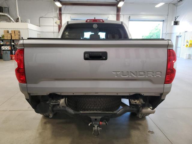 Photo 5 VIN: 5TFAY5F10LX899657 - TOYOTA TUNDRA CRE 