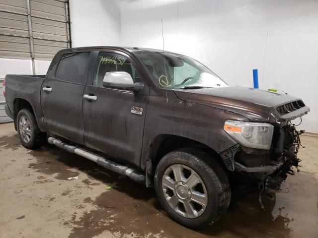 Photo 3 VIN: 5TFAY5F11JX699710 - TOYOTA TUNDRA CRE 