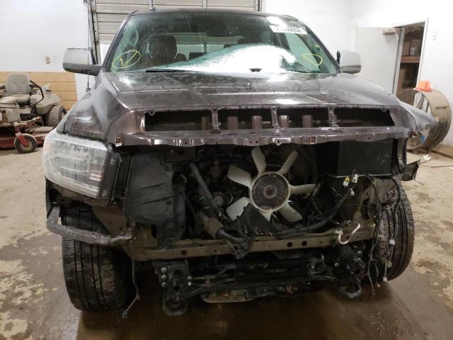 Photo 4 VIN: 5TFAY5F11JX699710 - TOYOTA TUNDRA CRE 