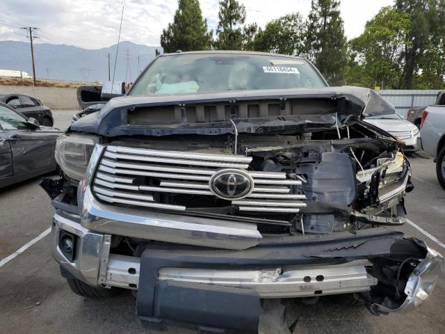 Photo 4 VIN: 5TFAY5F11JX703142 - TOYOTA TUNDRA CRE 