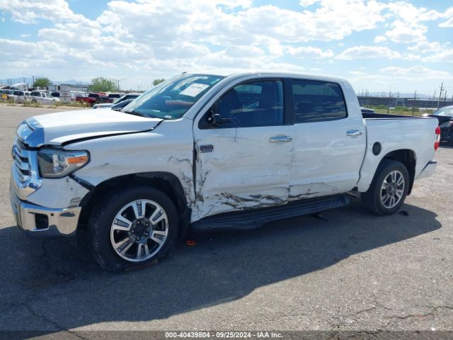 Photo 5 VIN: 5TFAY5F11JX715579 - TOYOTA TUNDRA 