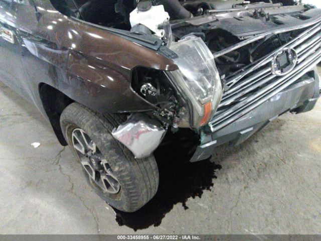 Photo 5 VIN: 5TFAY5F11JX743253 - TOYOTA TUNDRA 4WD 