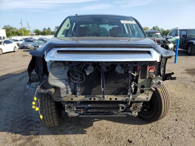 Photo 4 VIN: 5TFAY5F11JX743298 - TOYOTA TUNDRA CRE 