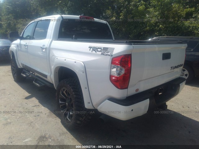 Photo 2 VIN: 5TFAY5F11LX893642 - TOYOTA TUNDRA 4WD 