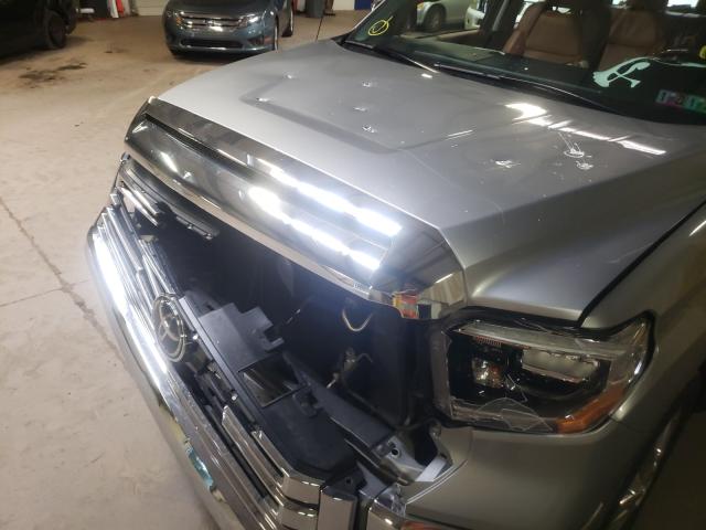 Photo 8 VIN: 5TFAY5F12KX806894 - TOYOTA TUNDRA CRE 