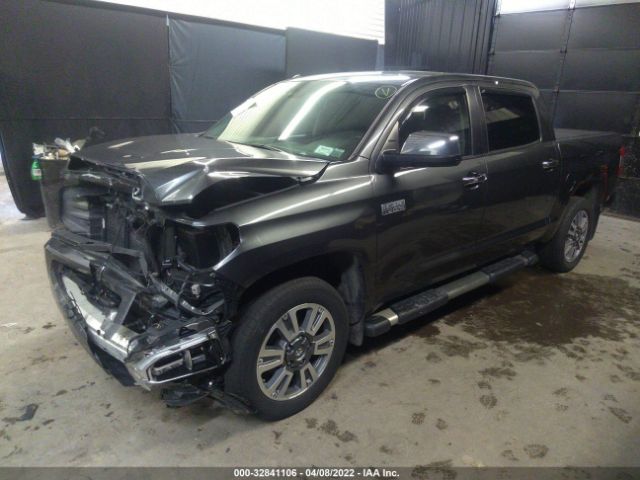 Photo 1 VIN: 5TFAY5F12KX825901 - TOYOTA TUNDRA 4WD 