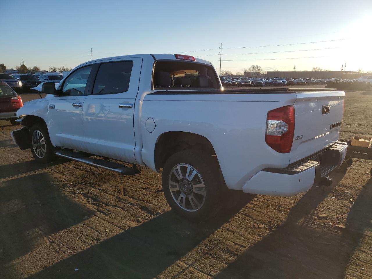 Photo 1 VIN: 5TFAY5F13JX705393 - TOYOTA TUNDRA 