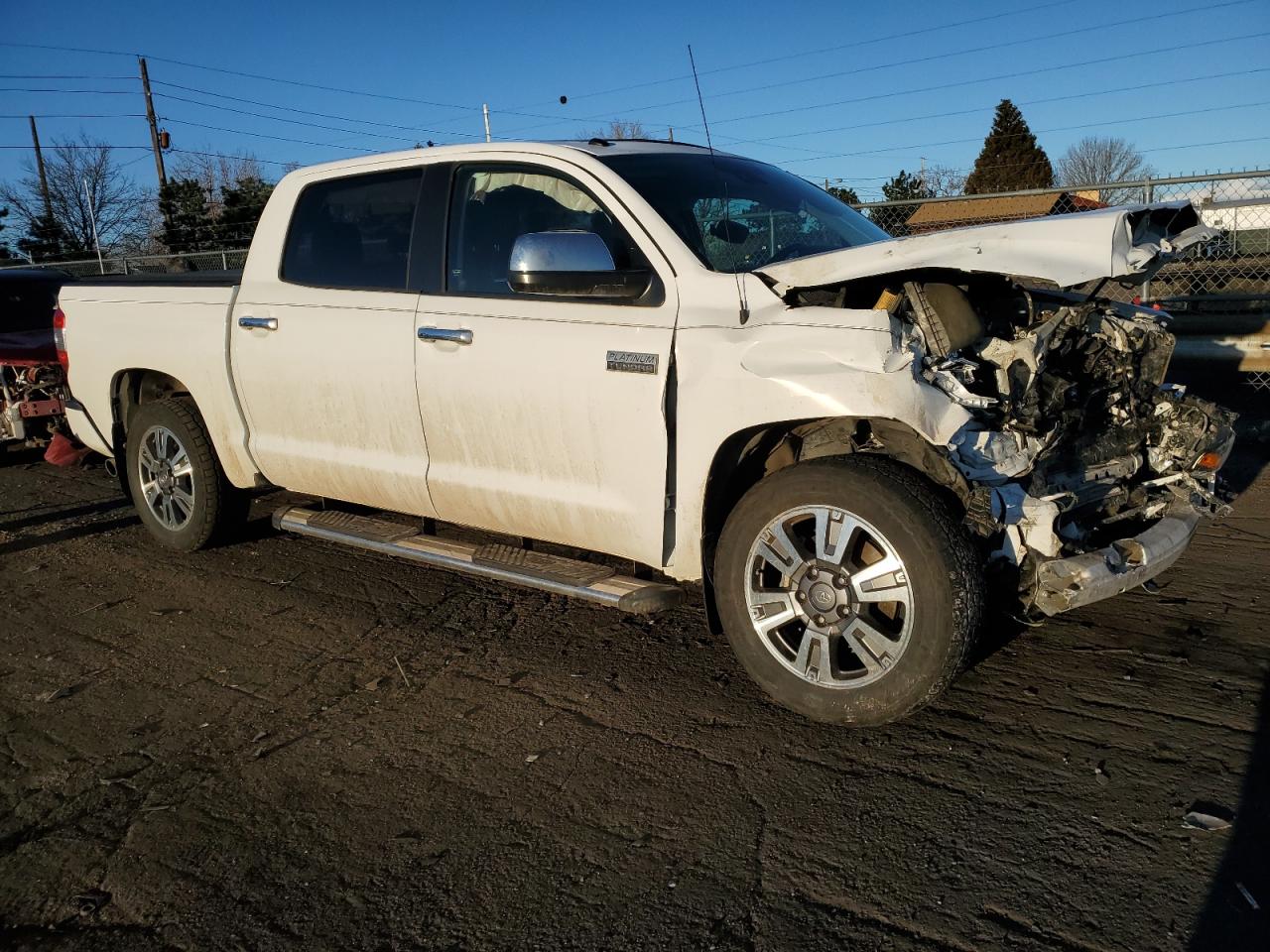 Photo 3 VIN: 5TFAY5F13JX705393 - TOYOTA TUNDRA 