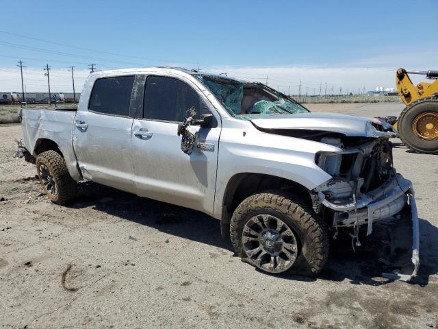 Photo 3 VIN: 5TFAY5F13JX717463 - TOYOTA TUNDRA 