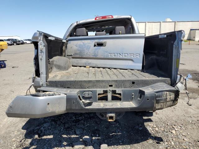 Photo 5 VIN: 5TFAY5F13JX717463 - TOYOTA TUNDRA 