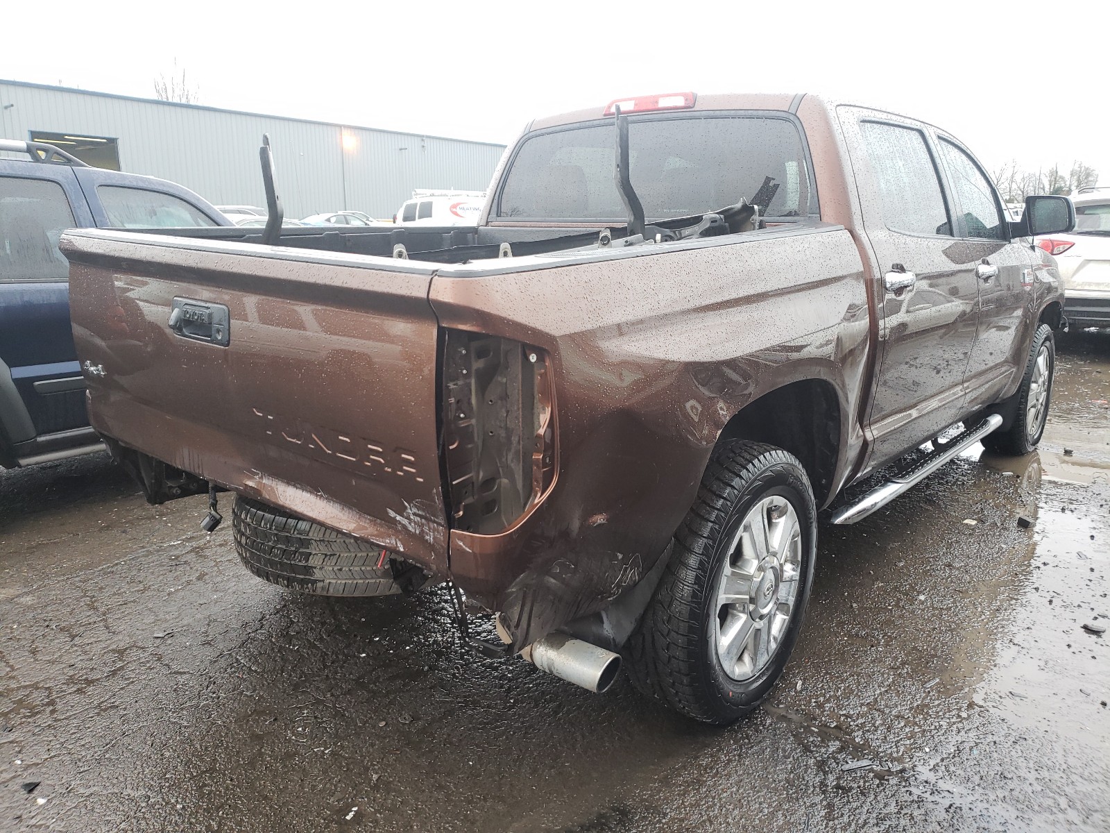 Photo 3 VIN: 5TFAY5F14EX347193 - TOYOTA TUNDRA CRE 