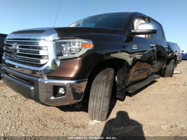 Photo 5 VIN: 5TFAY5F14JX725202 - TOYOTA TUNDRA 4WD 