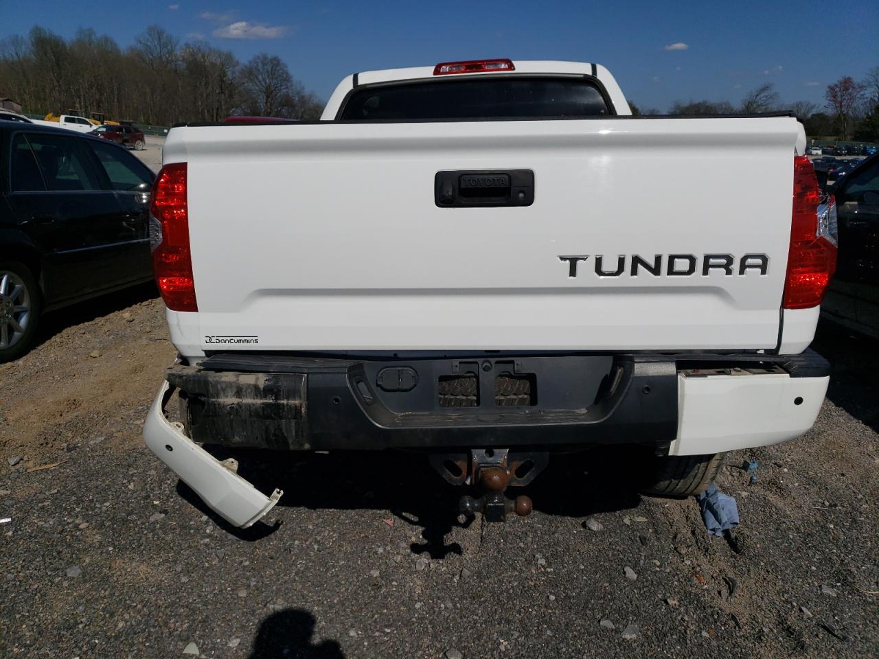 Photo 5 VIN: 5TFAY5F14KX778225 - TOYOTA TUNDRA 