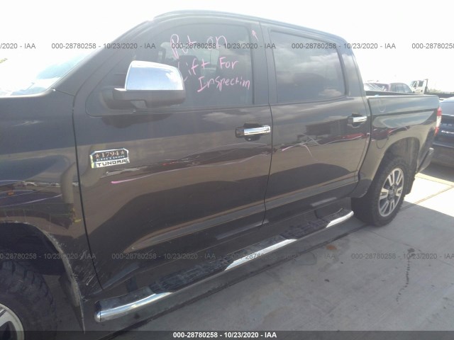 Photo 5 VIN: 5TFAY5F14LX929081 - TOYOTA TUNDRA 4WD 