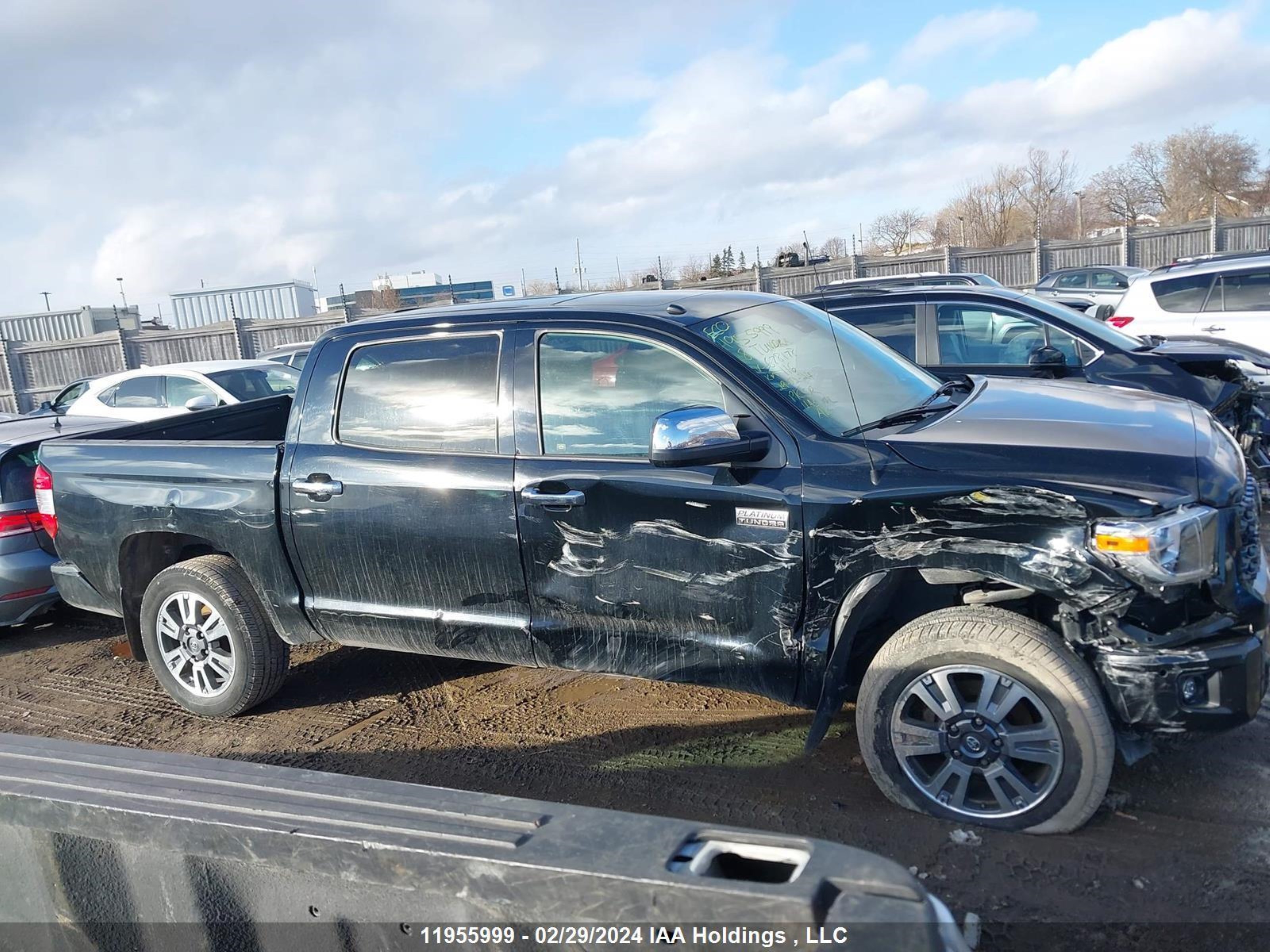 Photo 12 VIN: 5TFAY5F15JX678178 - TOYOTA TUNDRA 