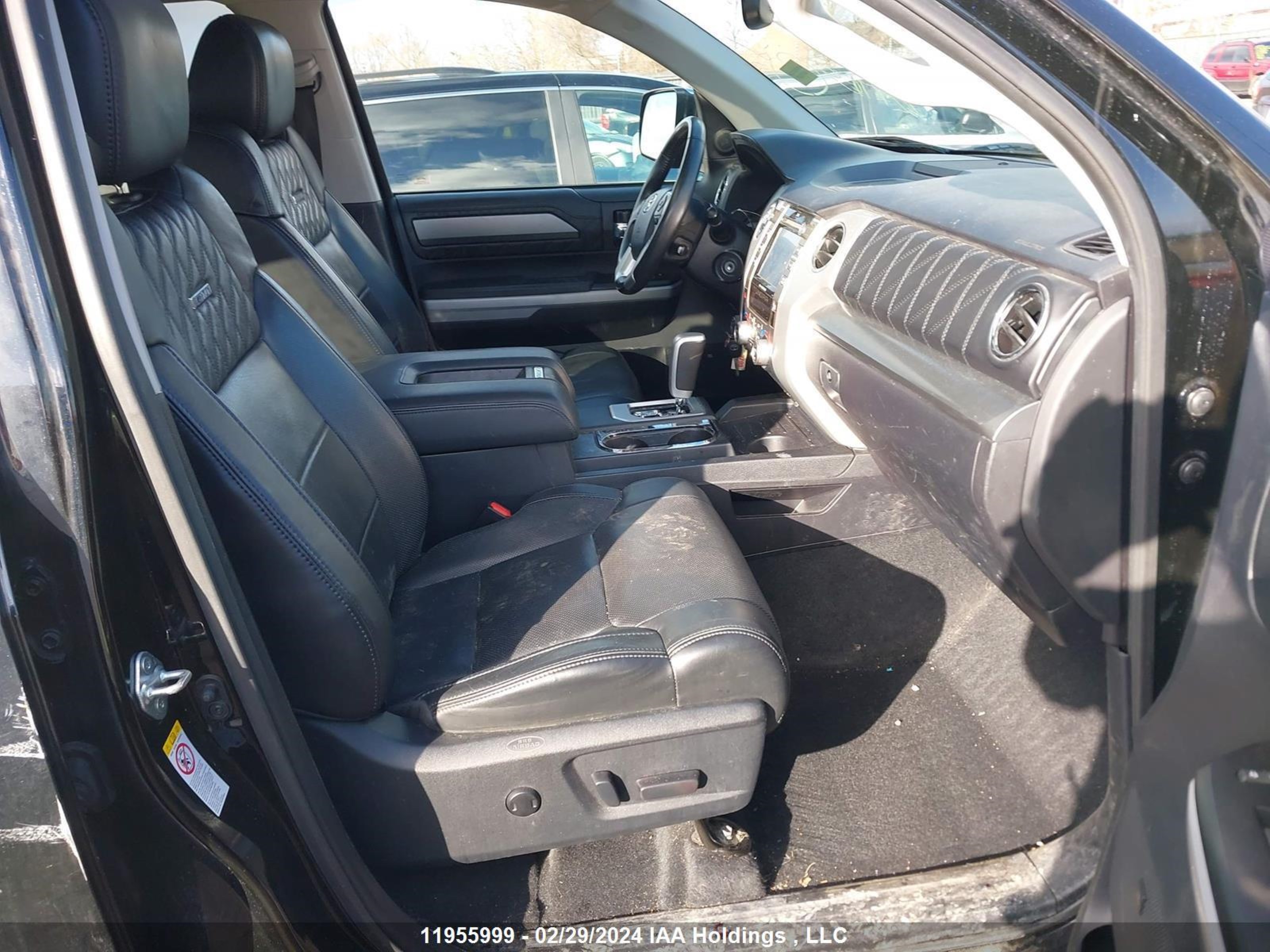 Photo 4 VIN: 5TFAY5F15JX678178 - TOYOTA TUNDRA 