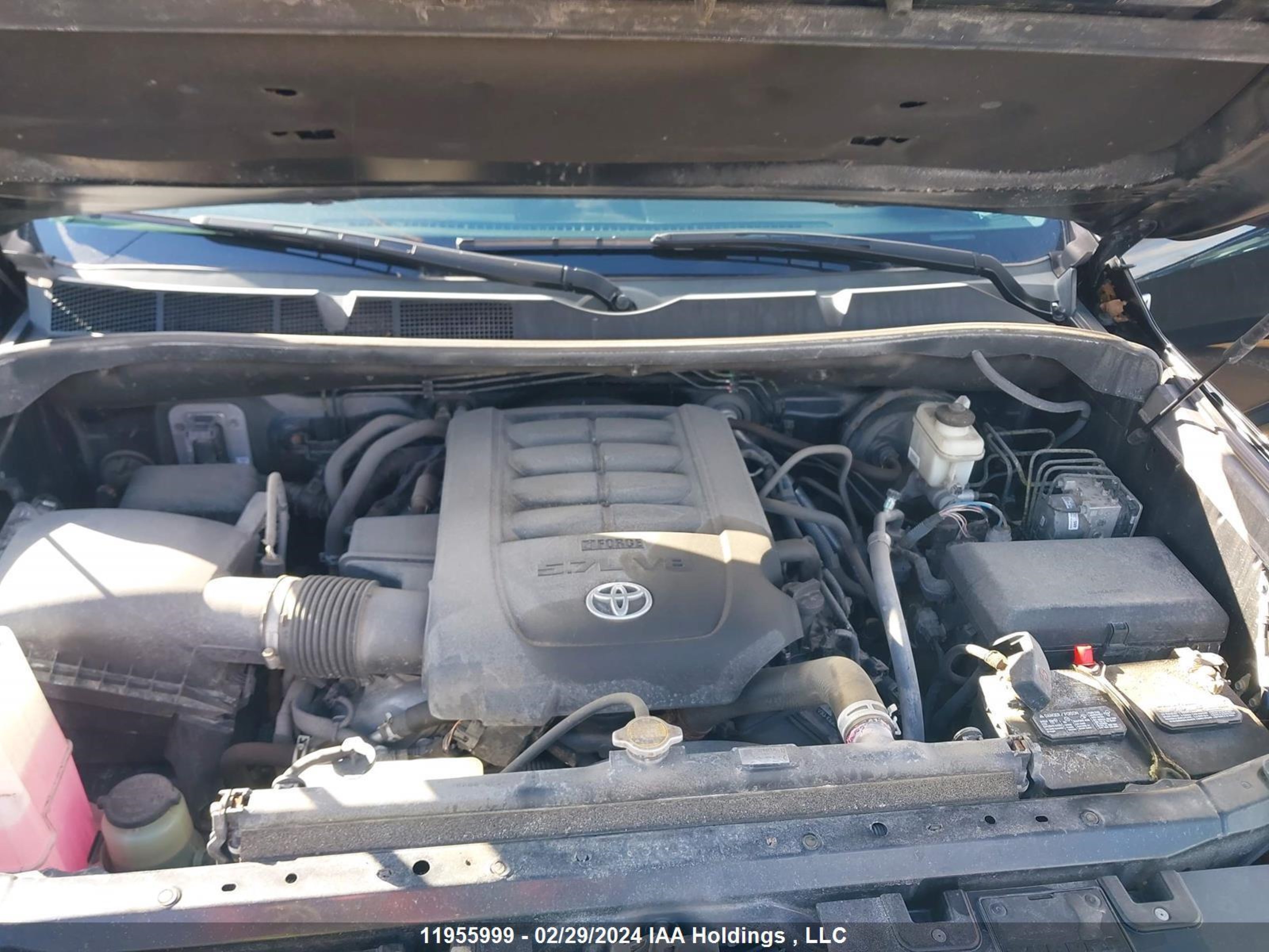 Photo 9 VIN: 5TFAY5F15JX678178 - TOYOTA TUNDRA 