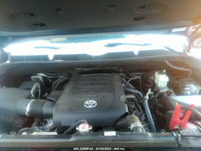 Photo 9 VIN: 5TFAY5F15JX735060 - TOYOTA TUNDRA 4WD 