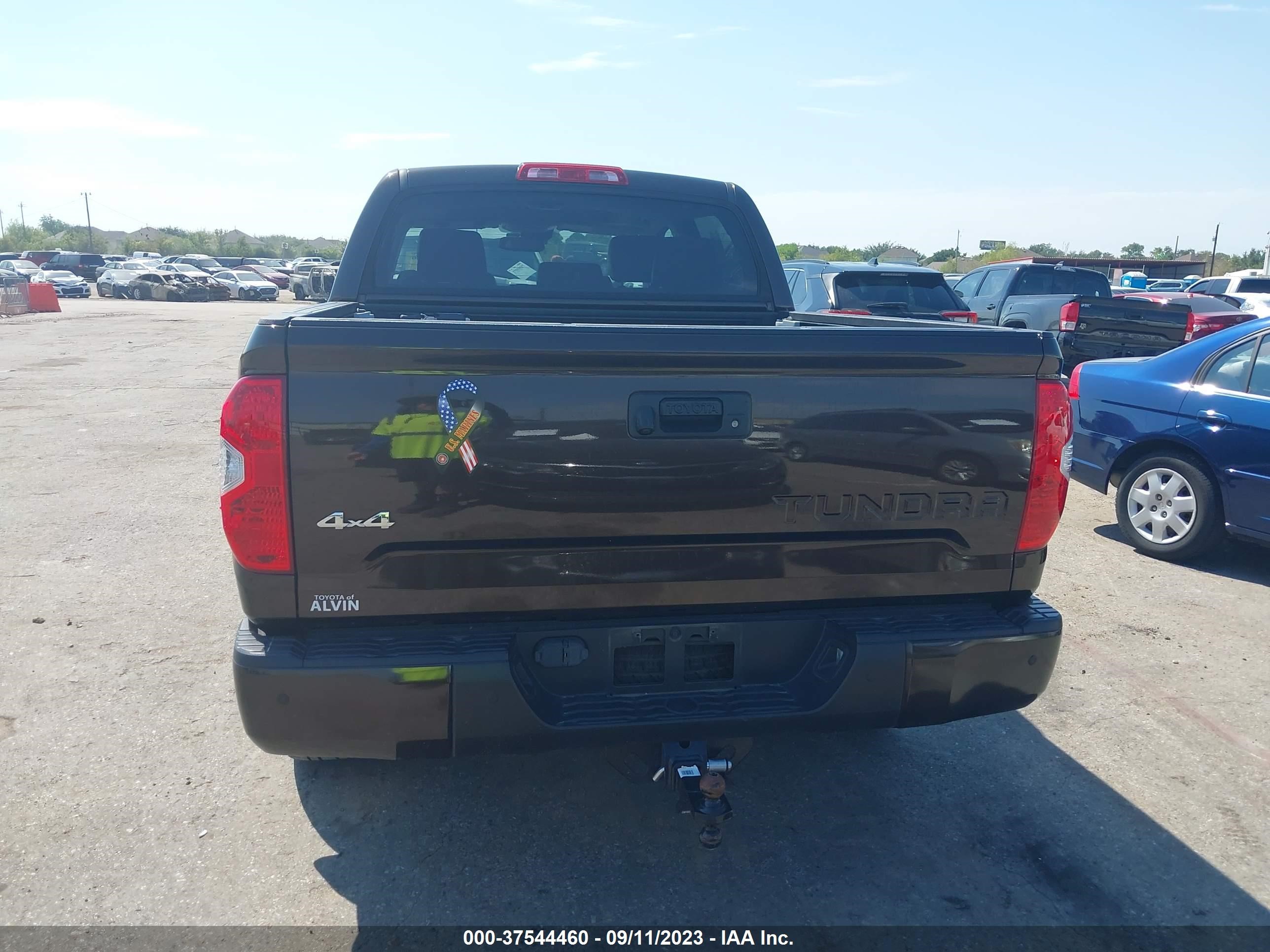 Photo 15 VIN: 5TFAY5F16KX846668 - TOYOTA TUNDRA 