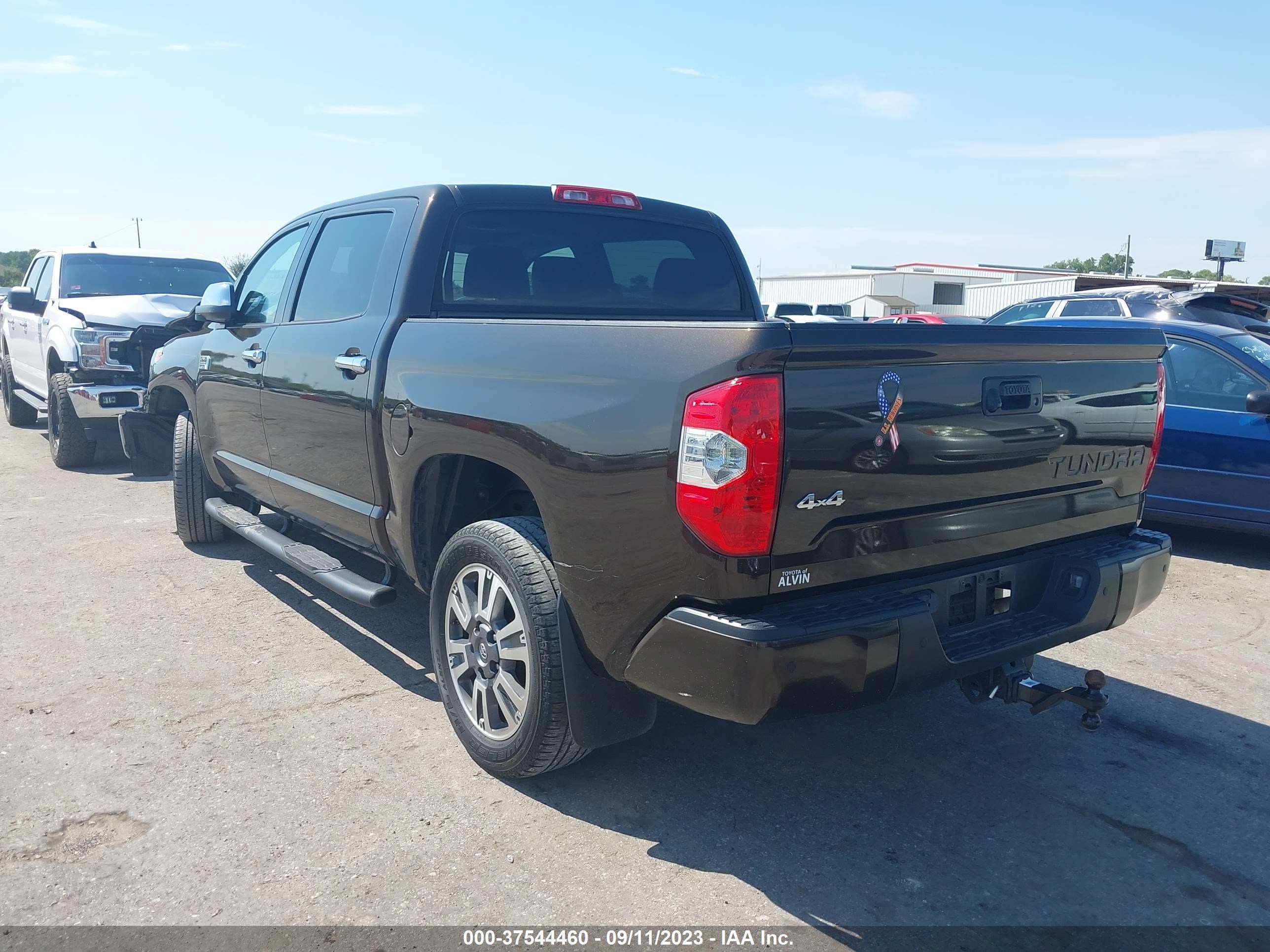 Photo 2 VIN: 5TFAY5F16KX846668 - TOYOTA TUNDRA 