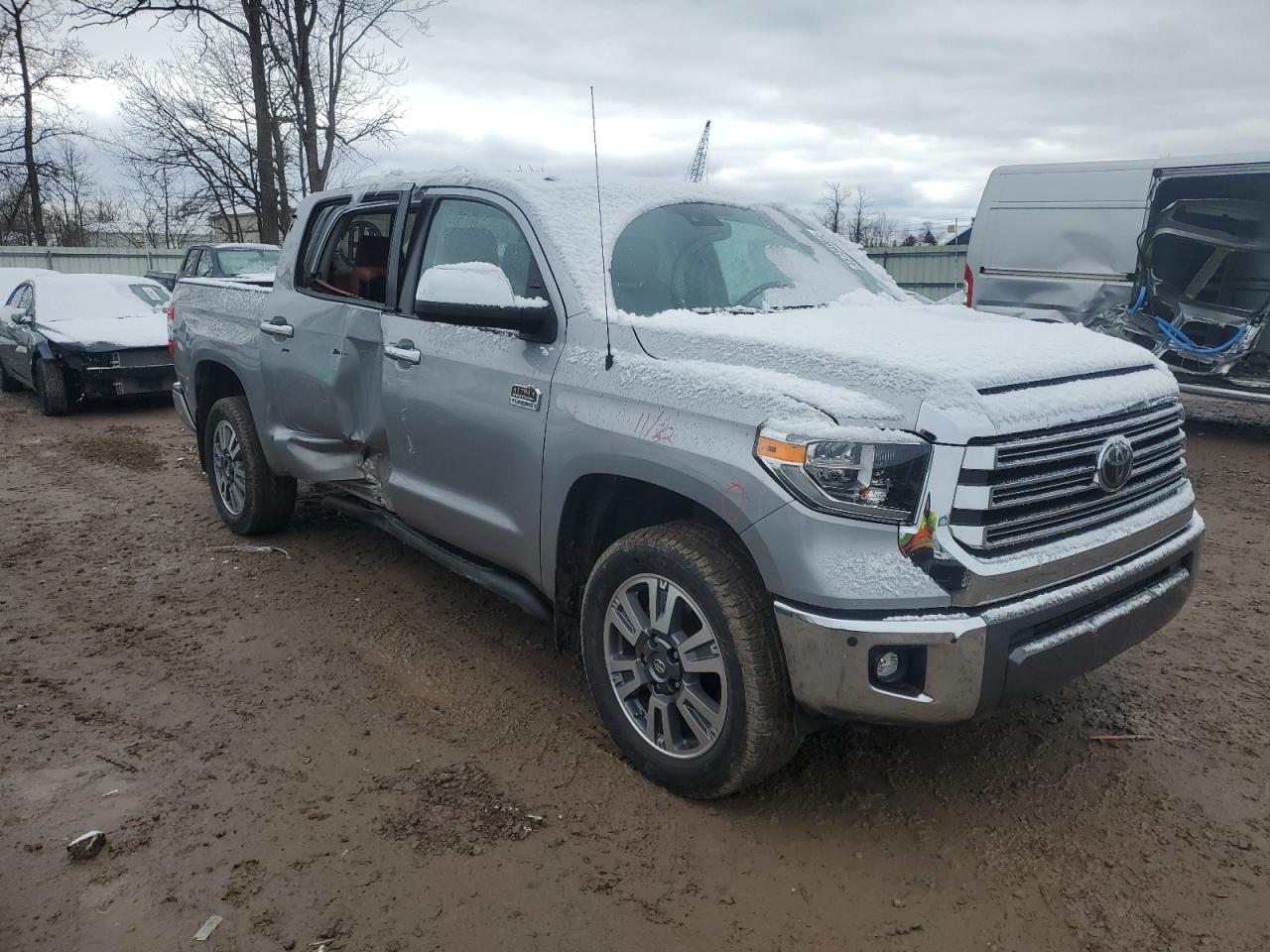 Photo 3 VIN: 5TFAY5F16KX848856 - TOYOTA TUNDRA 