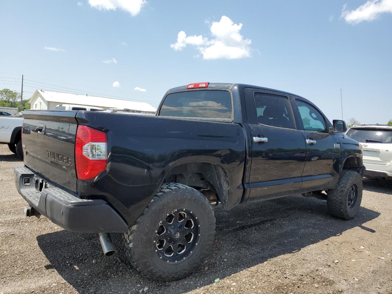 Photo 2 VIN: 5TFAY5F17EX334874 - TOYOTA TUNDRA 