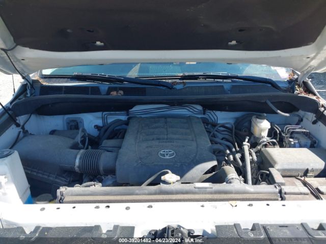 Photo 9 VIN: 5TFAY5F17KX813758 - TOYOTA TUNDRA 