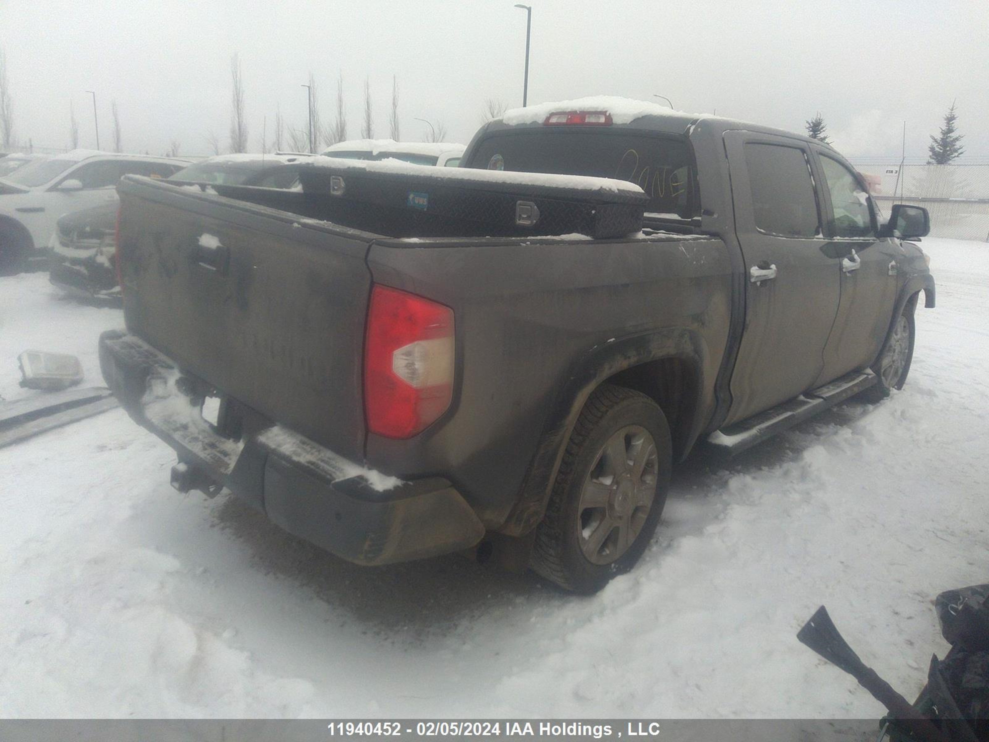 Photo 3 VIN: 5TFAY5F18FX436900 - TOYOTA TUNDRA 