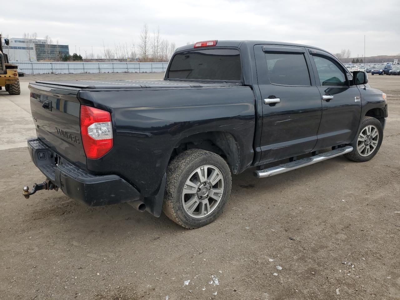 Photo 2 VIN: 5TFAY5F18HX587321 - TOYOTA TUNDRA 