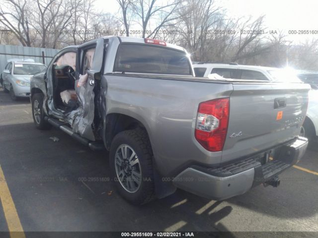 Photo 2 VIN: 5TFAY5F18JX743704 - TOYOTA TUNDRA 4WD 