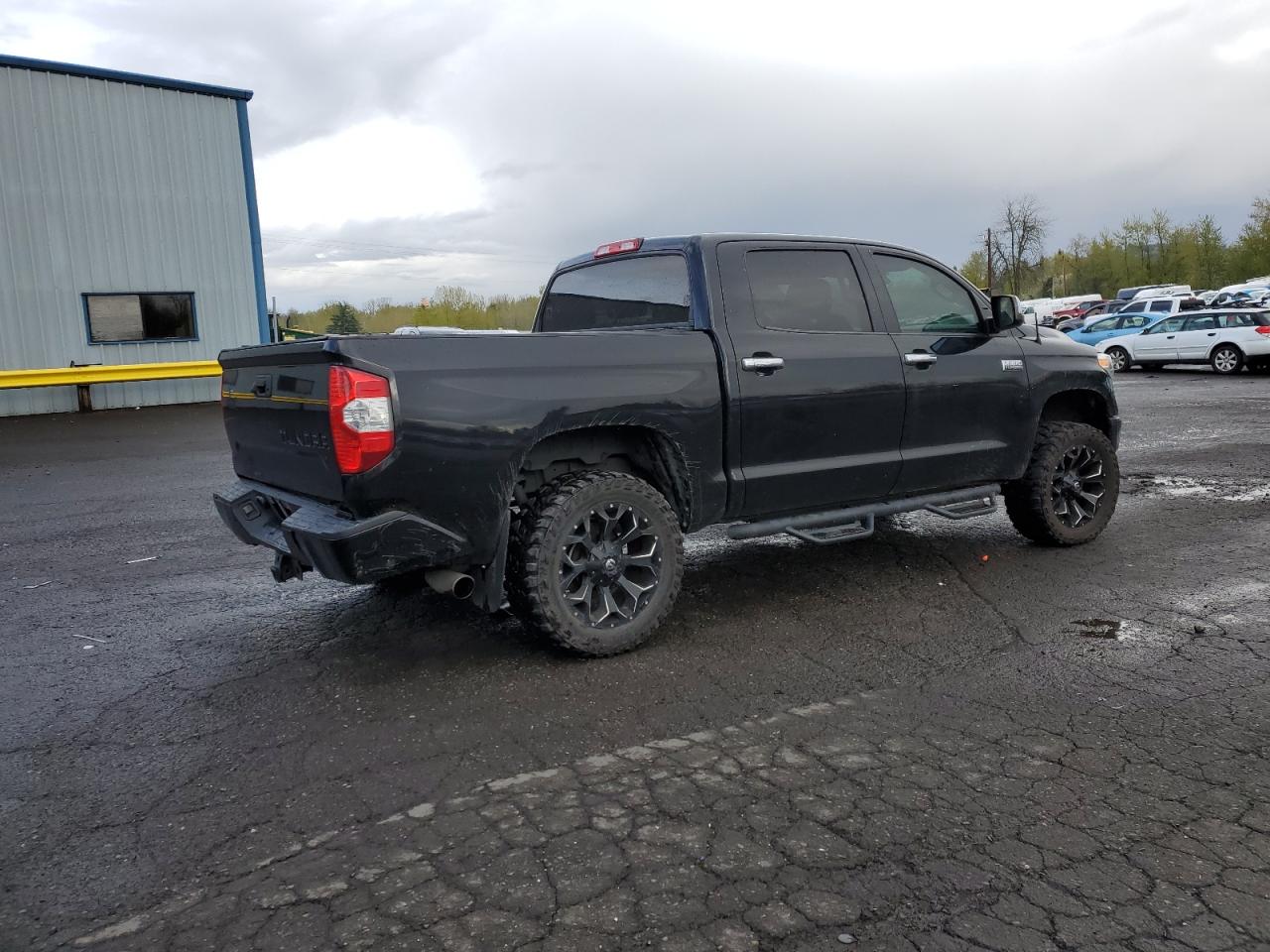 Photo 2 VIN: 5TFAY5F18JX749728 - TOYOTA TUNDRA 