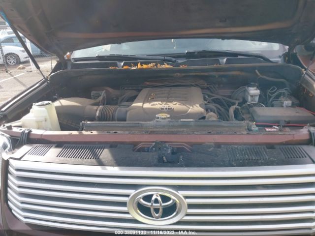 Photo 9 VIN: 5TFAY5F19EX326596 - TOYOTA TUNDRA 4WD TRUCK 