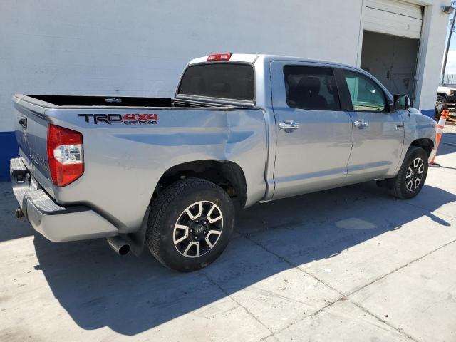 Photo 2 VIN: 5TFAY5F19JX723056 - TOYOTA TUNDRA CRE 