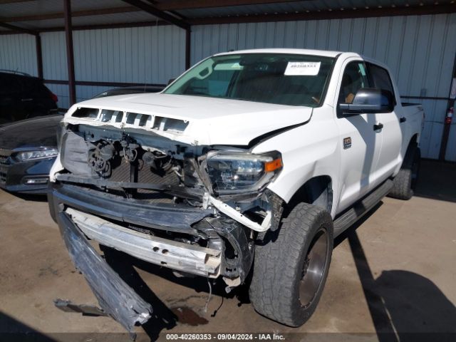 Photo 1 VIN: 5TFAY5F19JX747843 - TOYOTA TUNDRA 