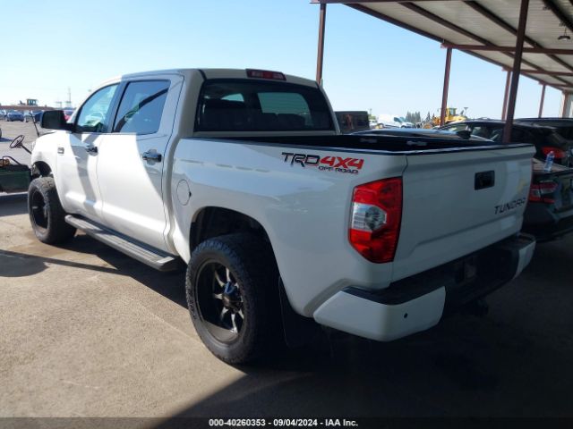 Photo 2 VIN: 5TFAY5F19JX747843 - TOYOTA TUNDRA 