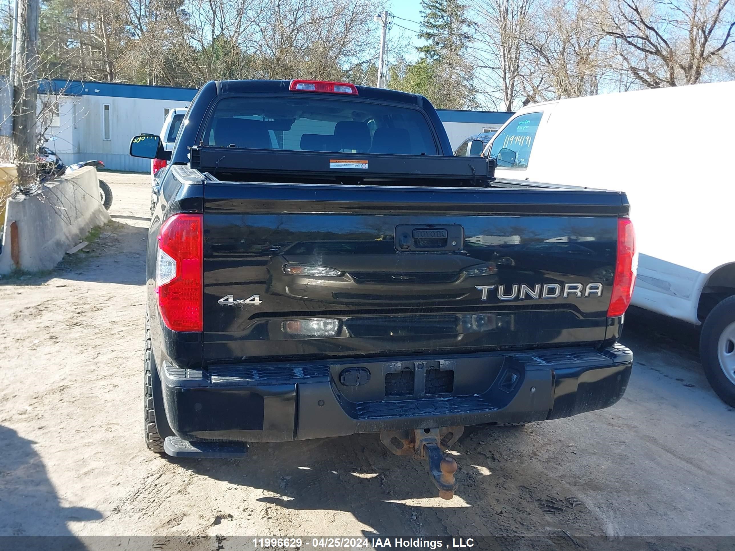 Photo 15 VIN: 5TFAY5F19JX755957 - TOYOTA TUNDRA 