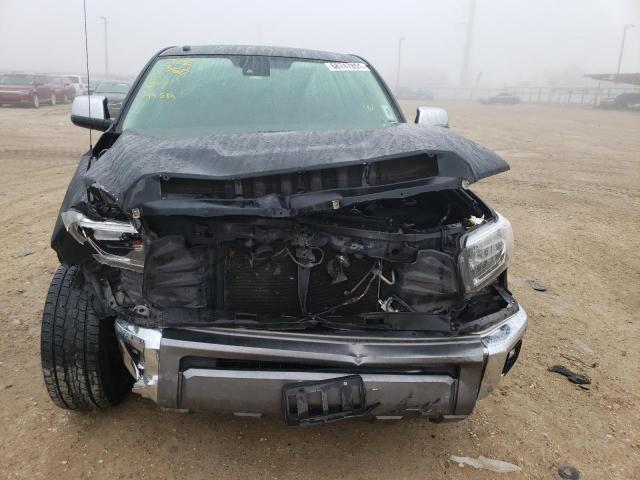 Photo 8 VIN: 5TFAY5F19KX799586 - TOYOTA TUNDRA CRE 