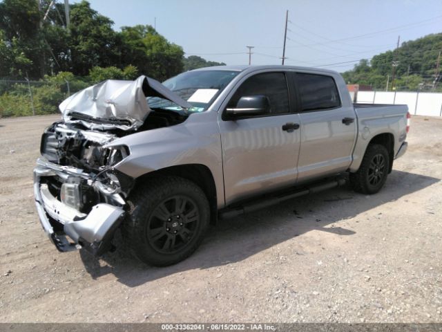 Photo 1 VIN: 5TFAY5F1XJX744174 - TOYOTA TUNDRA 4WD 