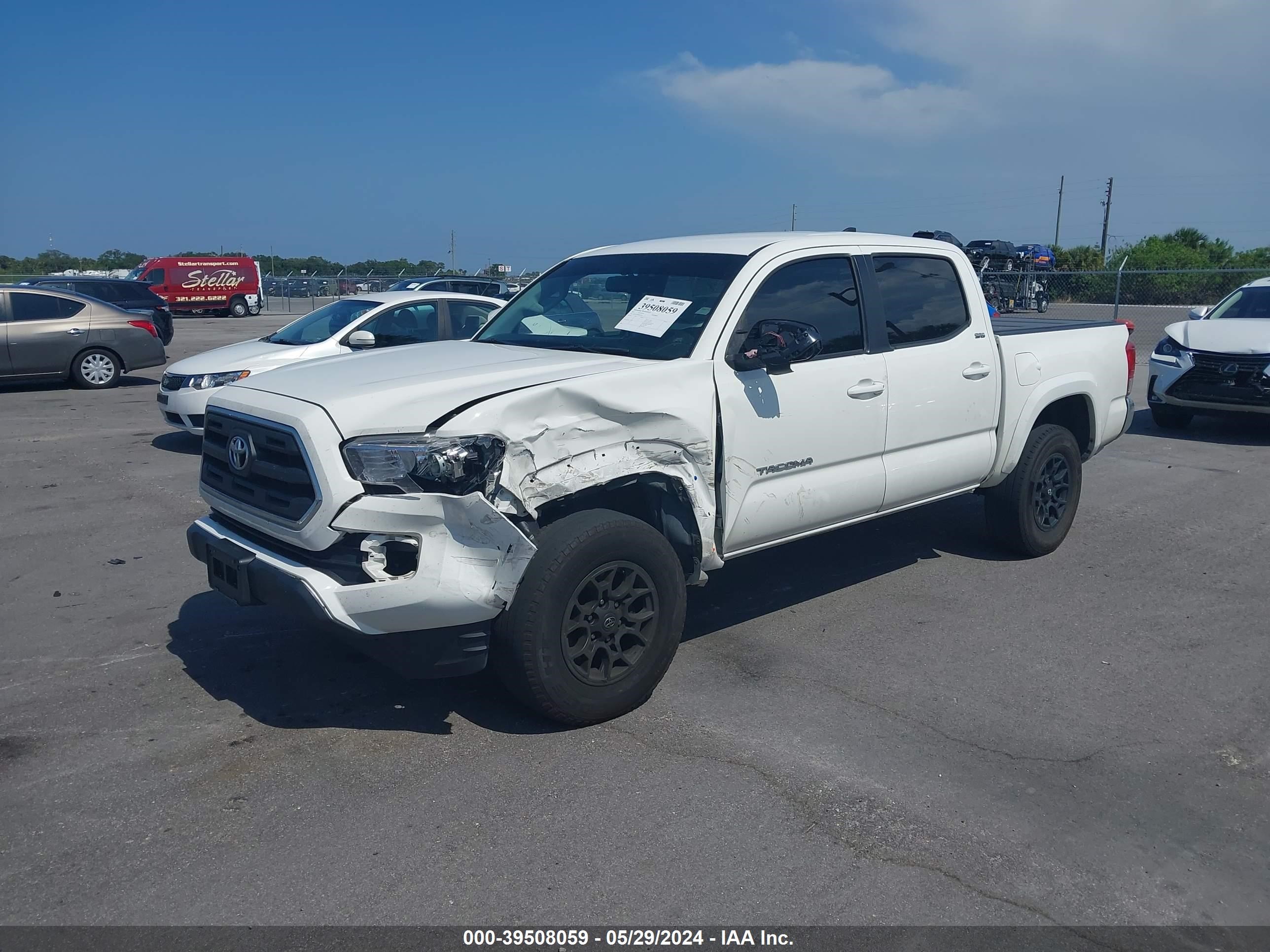 Photo 1 VIN: 5TFAZ5CN0HX043982 - TOYOTA TACOMA 