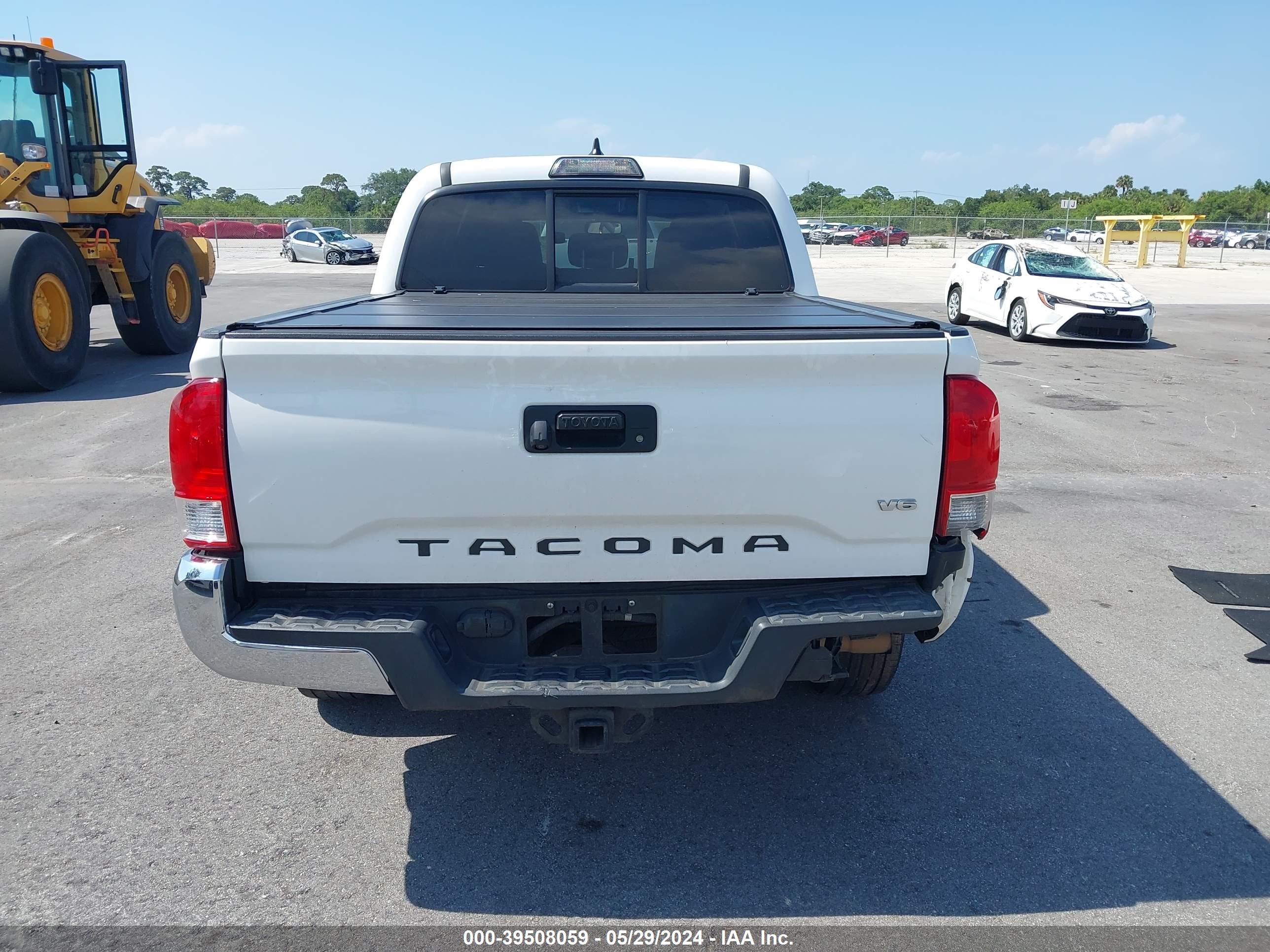 Photo 15 VIN: 5TFAZ5CN0HX043982 - TOYOTA TACOMA 