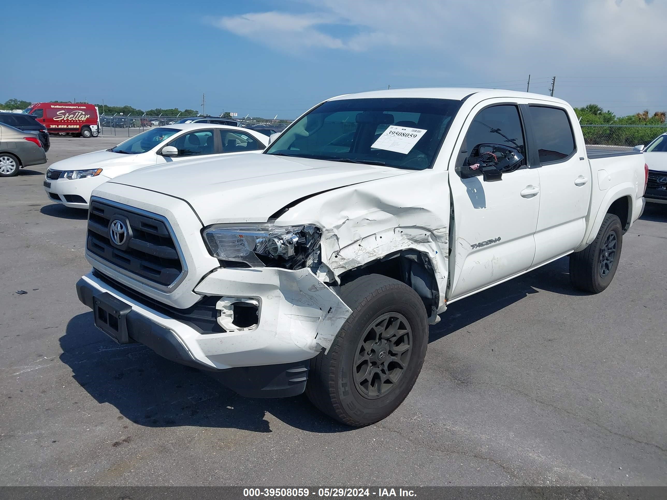 Photo 5 VIN: 5TFAZ5CN0HX043982 - TOYOTA TACOMA 