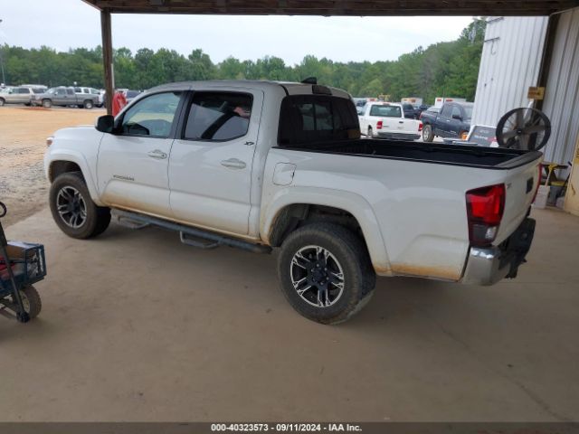 Photo 2 VIN: 5TFAZ5CN0JX056589 - TOYOTA TACOMA 