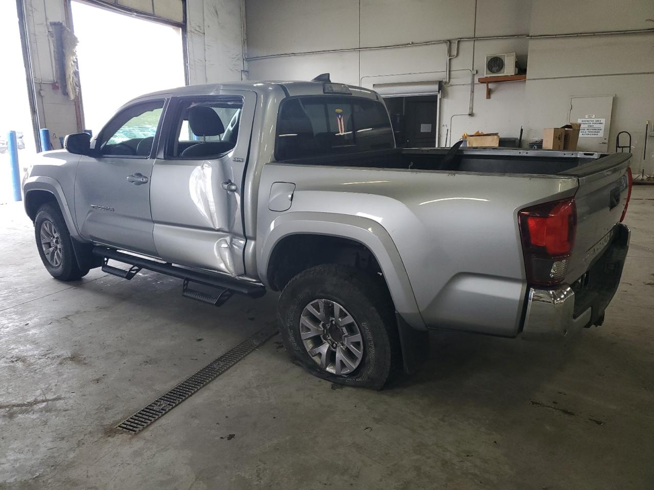 Photo 1 VIN: 5TFAZ5CN0KX078500 - TOYOTA TACOMA 