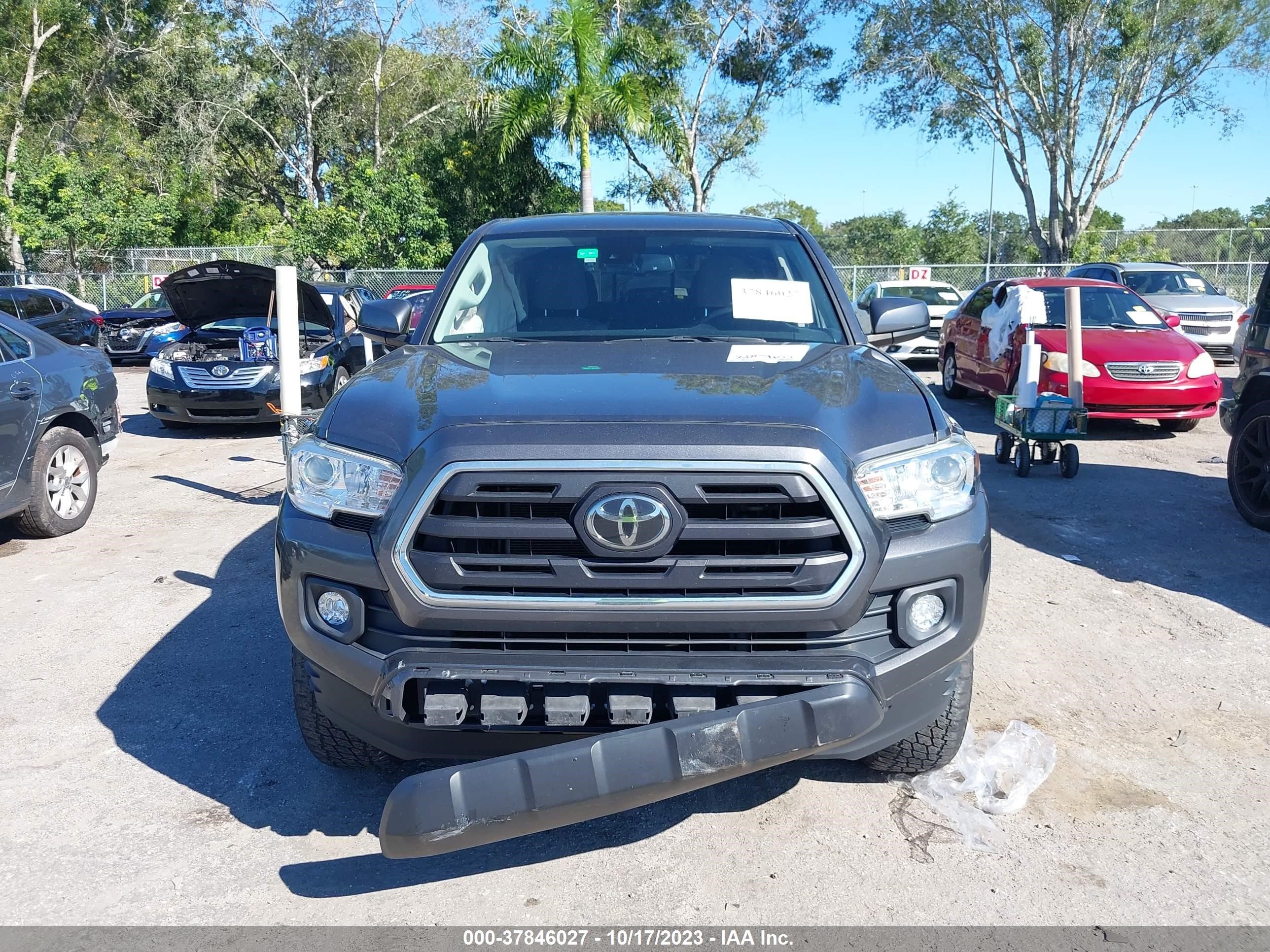 Photo 12 VIN: 5TFAZ5CN0KX079369 - TOYOTA TACOMA 