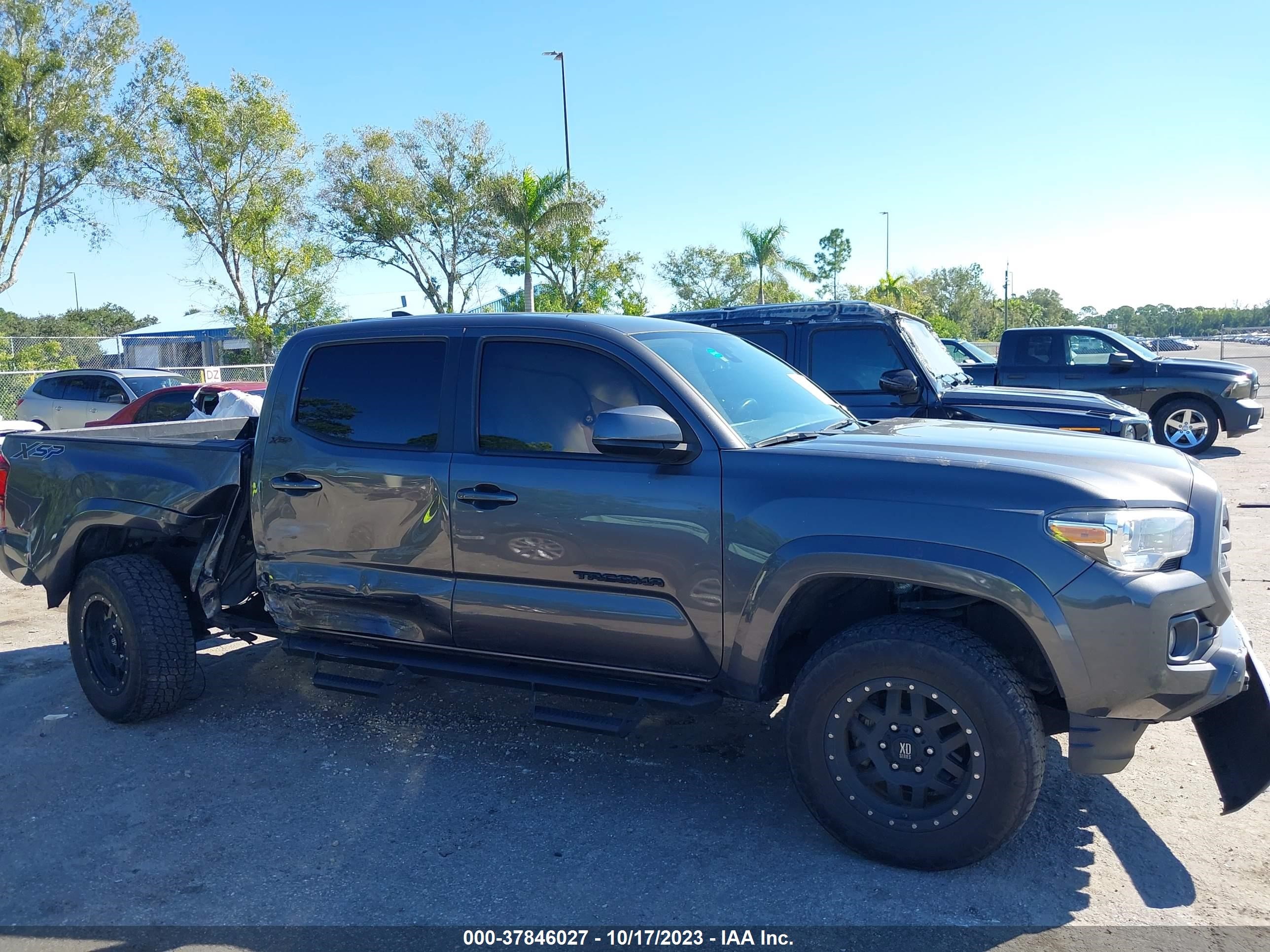 Photo 13 VIN: 5TFAZ5CN0KX079369 - TOYOTA TACOMA 