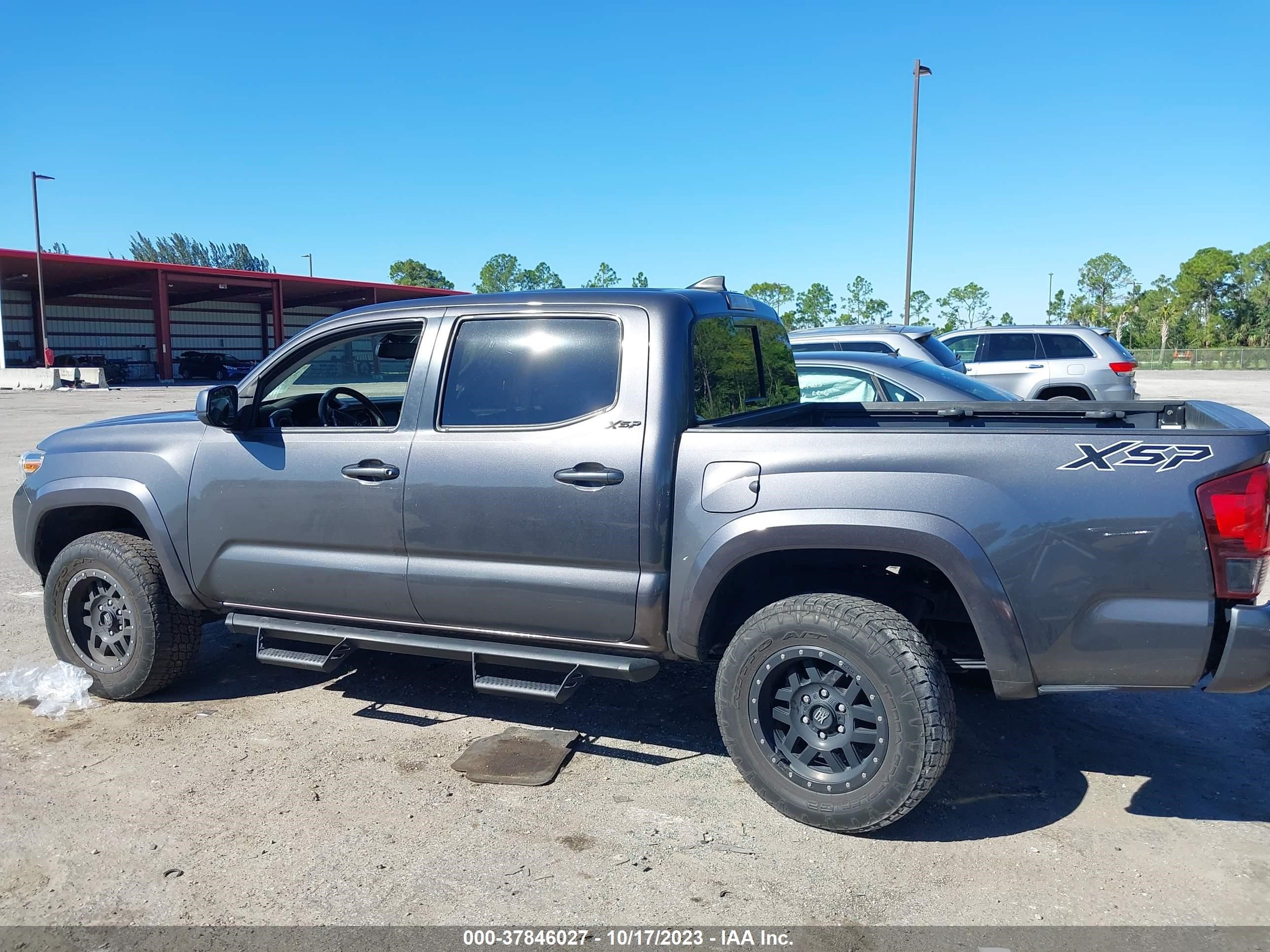 Photo 14 VIN: 5TFAZ5CN0KX079369 - TOYOTA TACOMA 