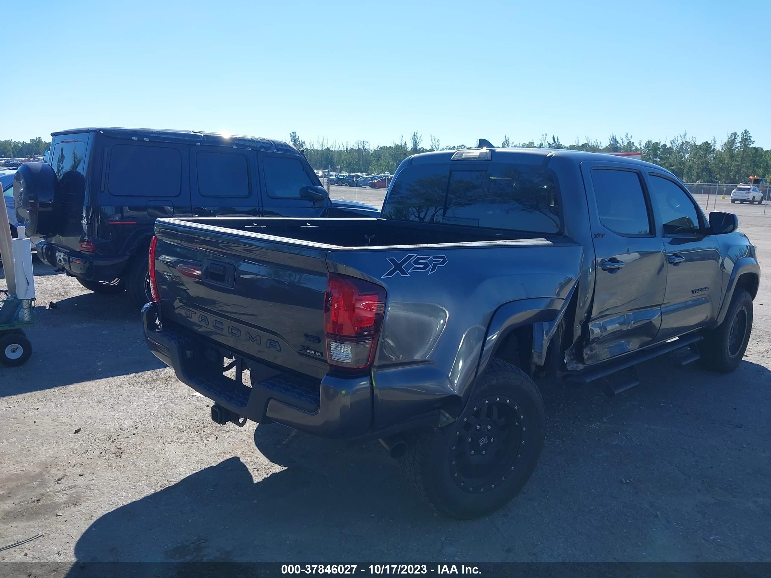 Photo 3 VIN: 5TFAZ5CN0KX079369 - TOYOTA TACOMA 