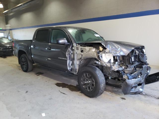 Photo 3 VIN: 5TFAZ5CN0MX111174 - TOYOTA TACOMA DOU 