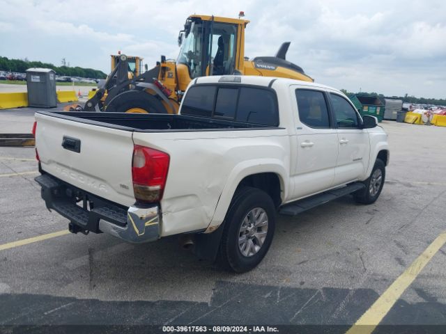 Photo 3 VIN: 5TFAZ5CN1HX034398 - TOYOTA TACOMA 