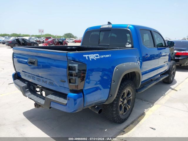 Photo 3 VIN: 5TFAZ5CN1JX065141 - TOYOTA TACOMA 